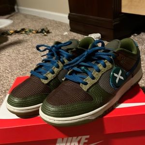 Nike dunk low Mens size 11 pre verified